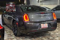 کرایسلەر 300